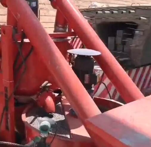 甘肅華亭市梁場(chǎng)前卡頂智能壓漿現(xiàn)場(chǎng)